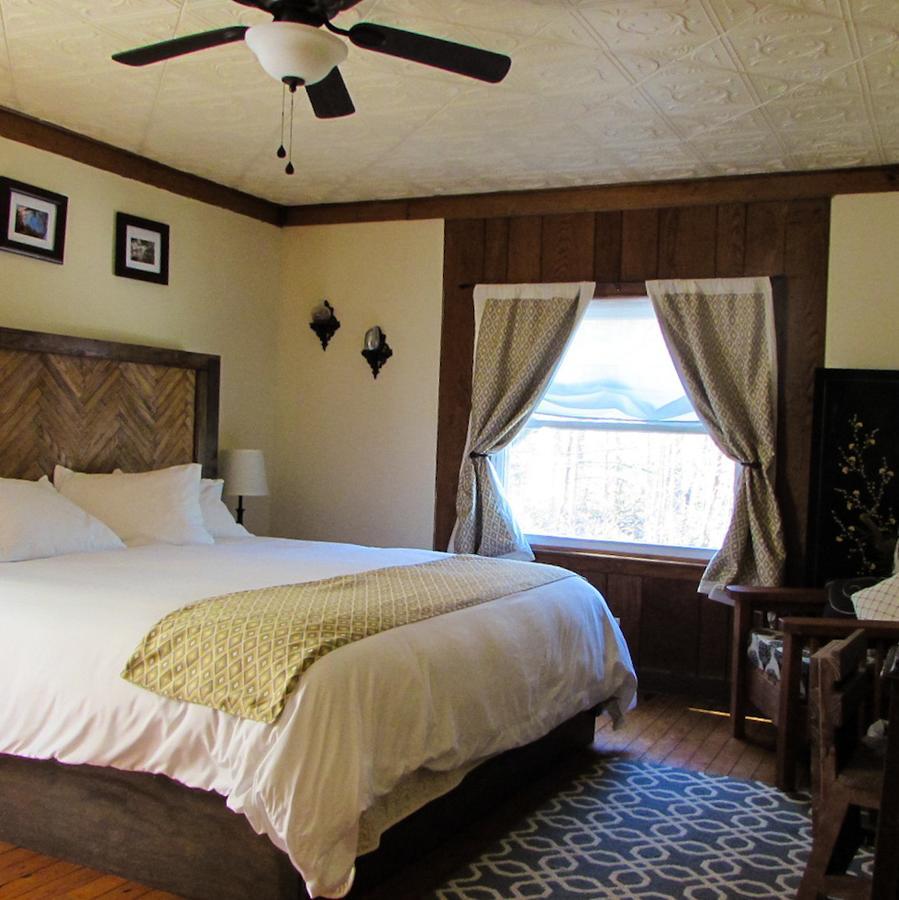 Red Leaf River Inn Уэйнсвилл Экстерьер фото
